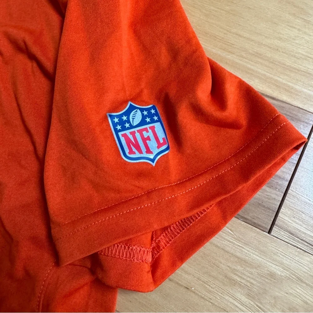 Chicago Bears Tee - Picture 4 of 6